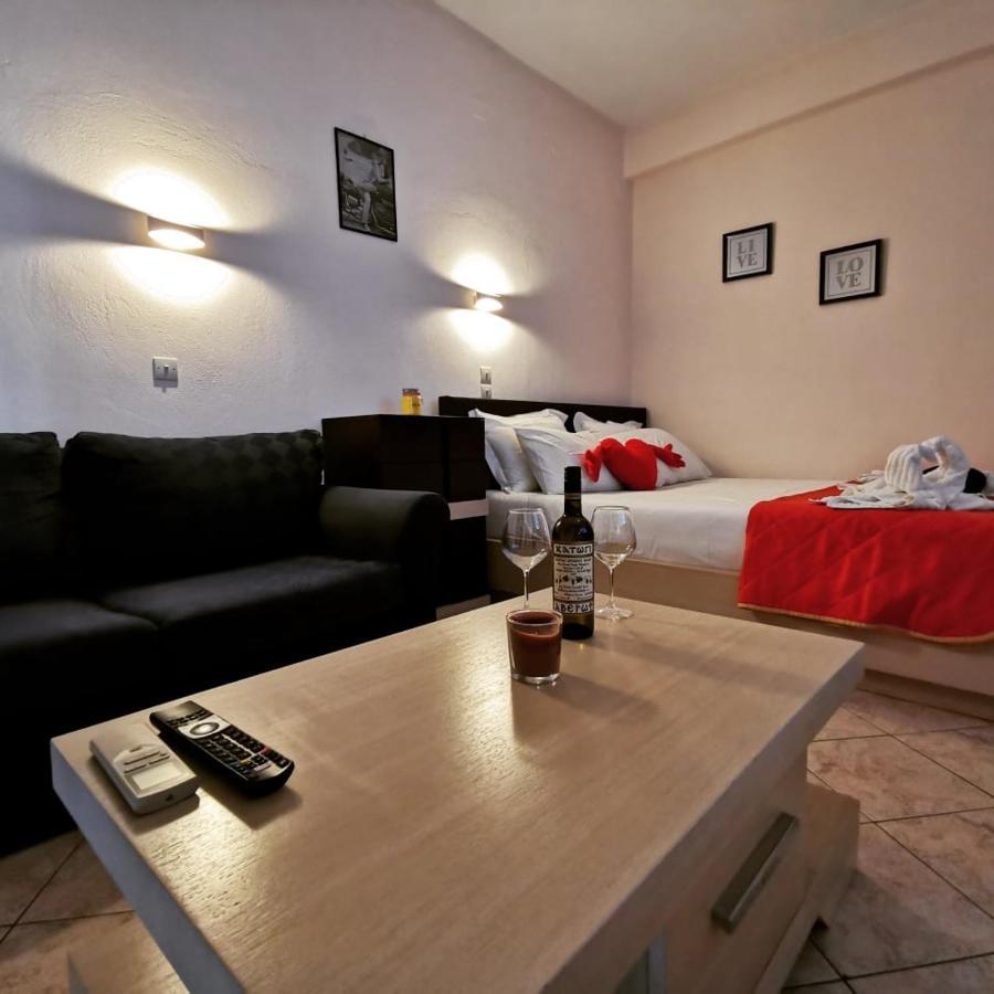 Studios Nelli Alonissos Patitírion Buitenkant foto