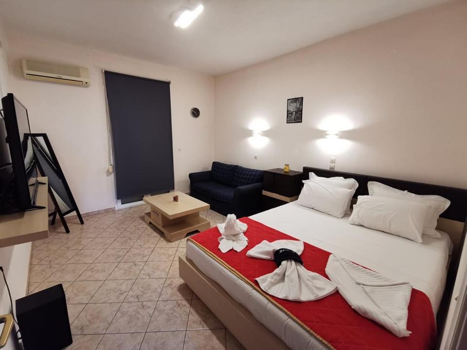 Studios Nelli Alonissos Patitírion Buitenkant foto